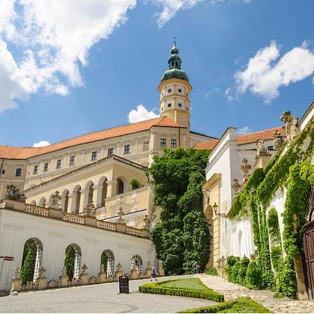 Poetic Lägenhet Mikulov Exteriör bild